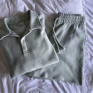 ‼️SOLD‼️Tna Sweatsuit